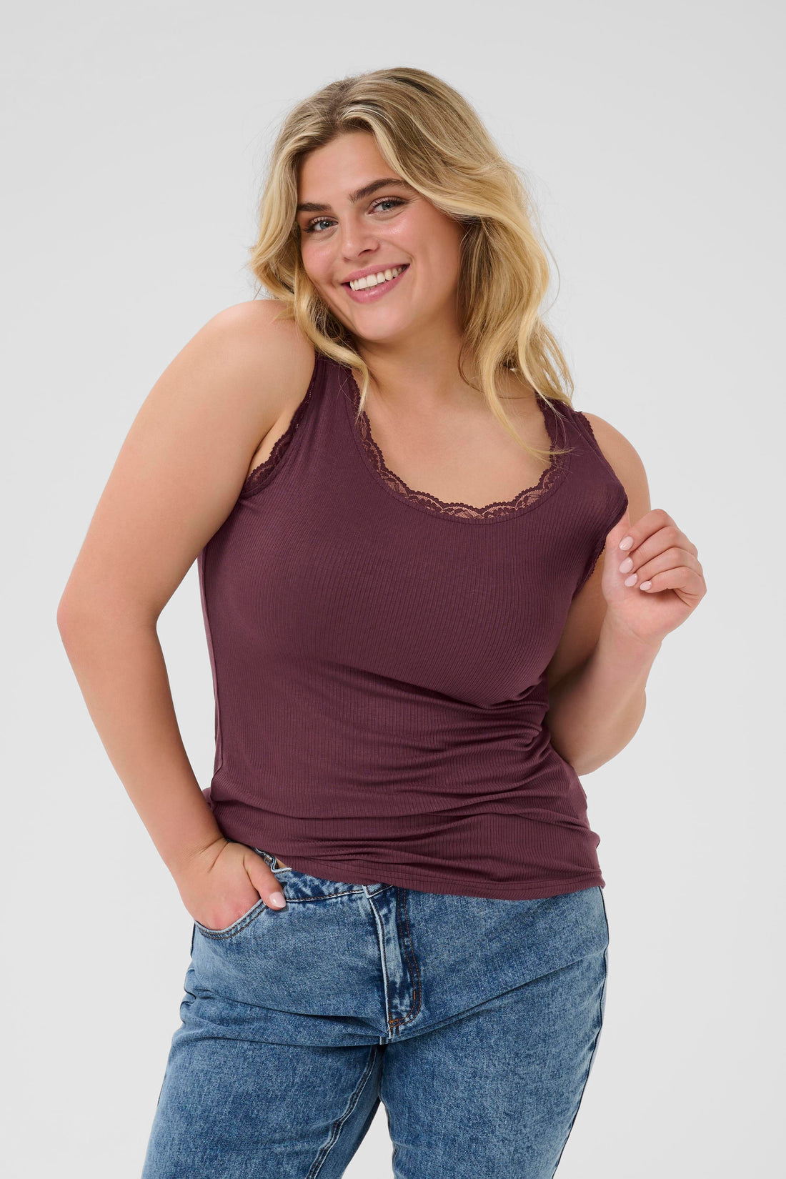 Kaffe Curve Top